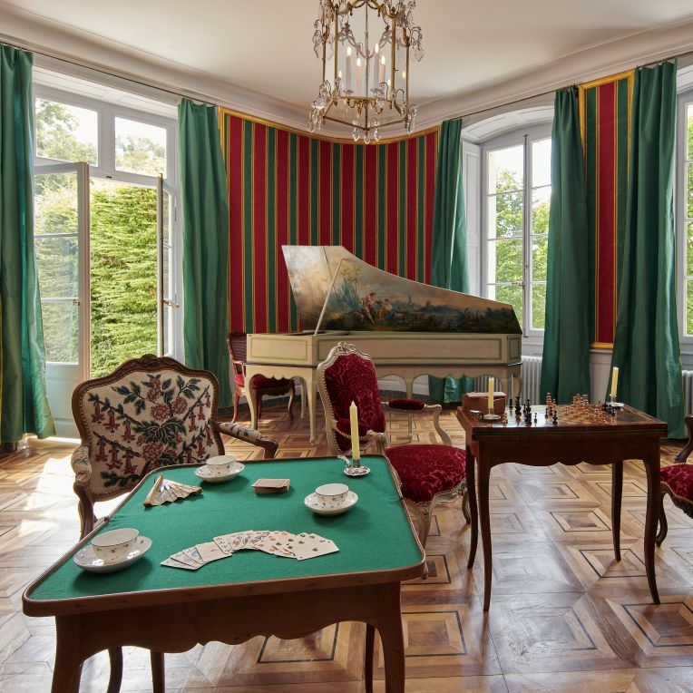 Workshops and experiments at the Château de Voltaire | Castle of ...